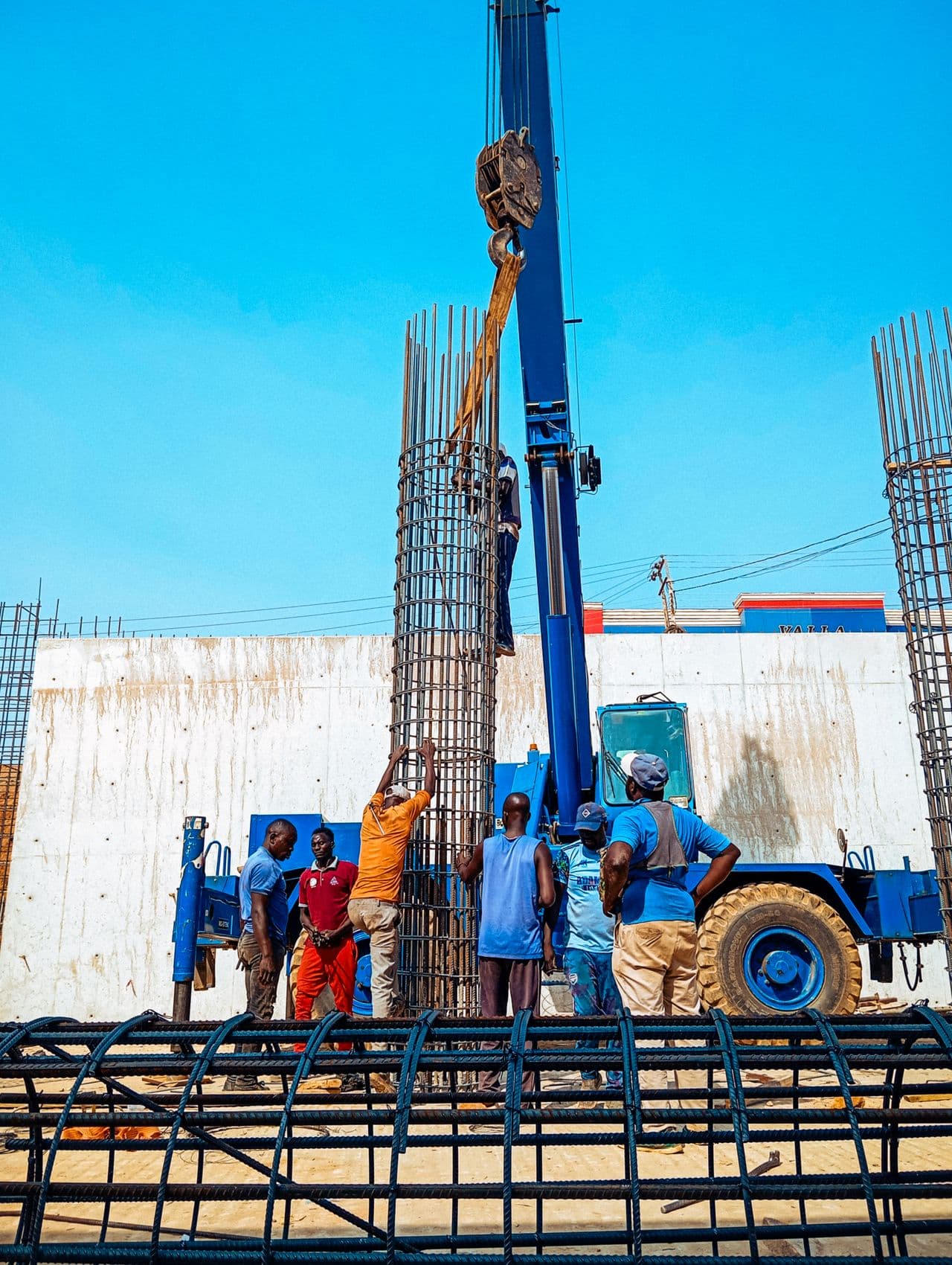 Construction and infrastructure technical supply by Powerlog